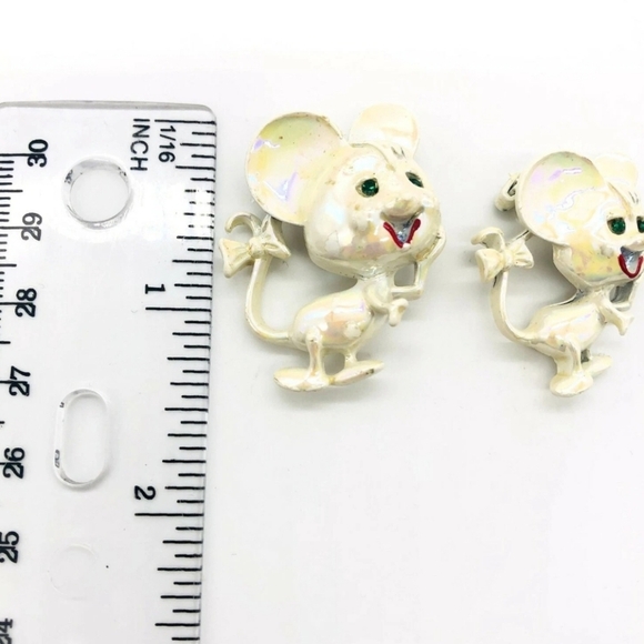 Mice Lapel Hat or Scarf Pins Pearl Finish Set of 2 - Picture 4 of 5